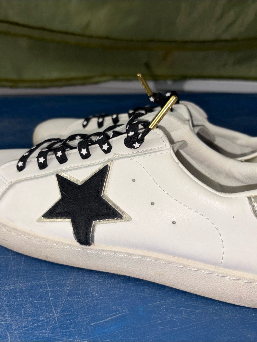 Vintage Havana White Sneakers with Black Star